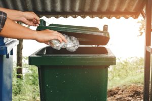 | Clean Cans is your neighborhood trash can cleaning service, serving residential and commercial customers in Central Florida! Sign up online today!