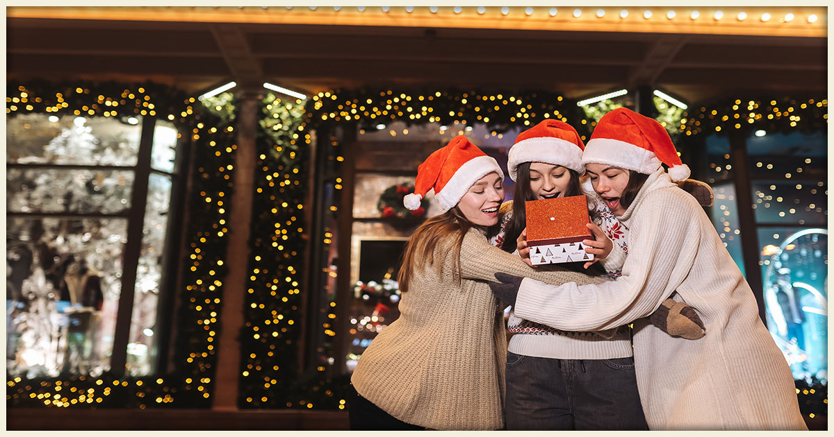 Featured image for “The Orlando Area’s Best Christmas Light Displays and Holiday Activities”