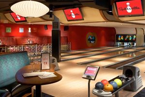 Disney Springs: Splitsville bowling alley aims for a clean game