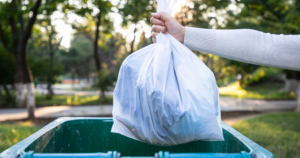 | Clean Cans is your neighborhood trash can cleaning service, serving residential and commercial customers in Central Florida! Sign up online today!