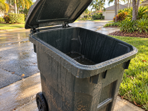 | Clean Cans Is Your Neighborhood Trash Can Cleaning Service, Serving Residential And Commercial Customers In Central Florida! Sign Up Online Today!